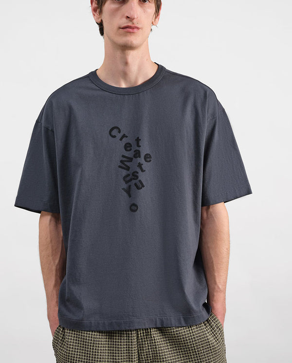 SCRAMBLED PRINT T SHIRT - GREY